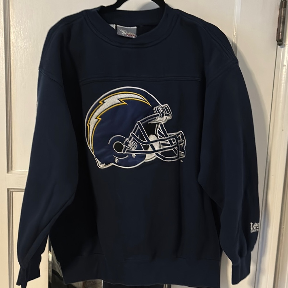 Lee Blue Crewneck Sweater with Graphic Design